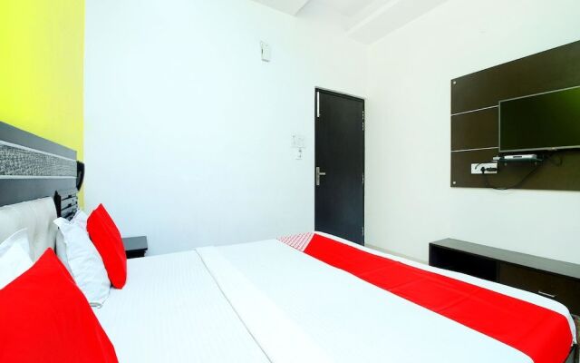 OYO 44541 Hotel Nanda