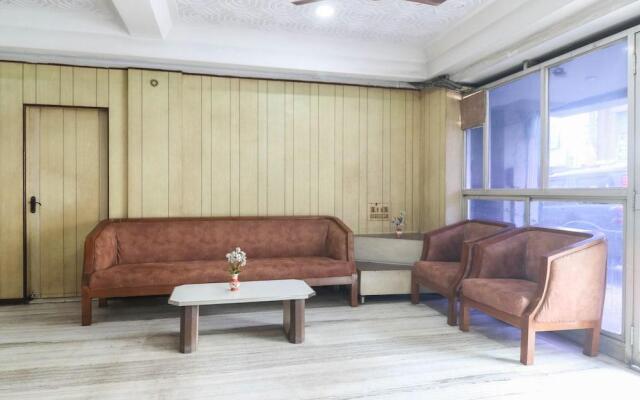 Collection O 47526 G Silver Hotels Mount Road