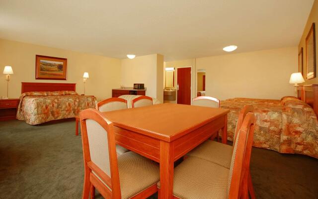 Econo Lodge Inn & Suites Kearney