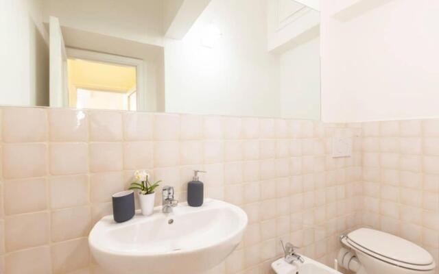Santa Croce. Quiet, large and luminous loft