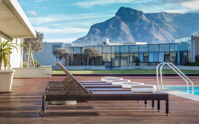 Lagoon Beach Hotel & Spa