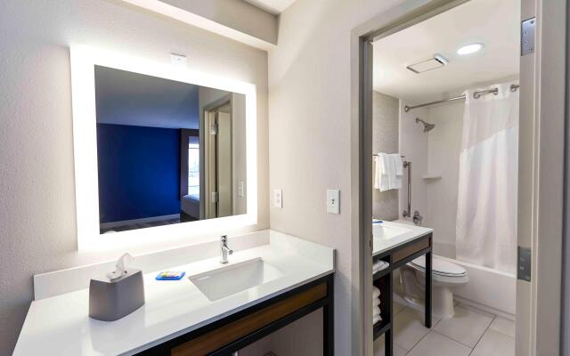 Holiday Inn Express Nashville Downtown - Broadway by IHG