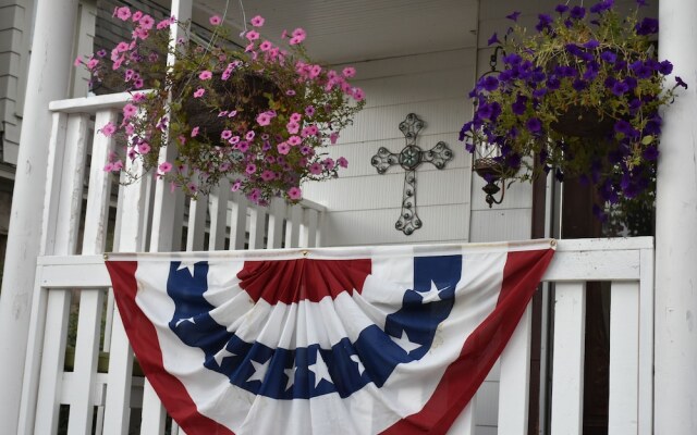 Victorian Inn & Carriage House