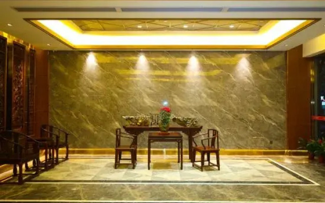 Pula Hotel (Yulin Jincheng Center Pedestrian Street)