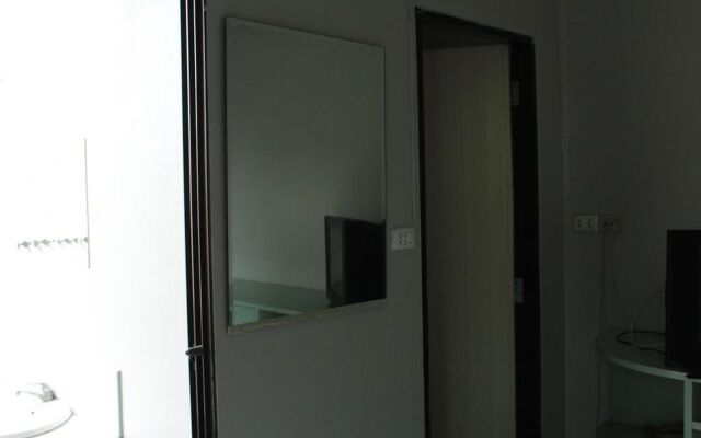 Saeng Chan Apartment