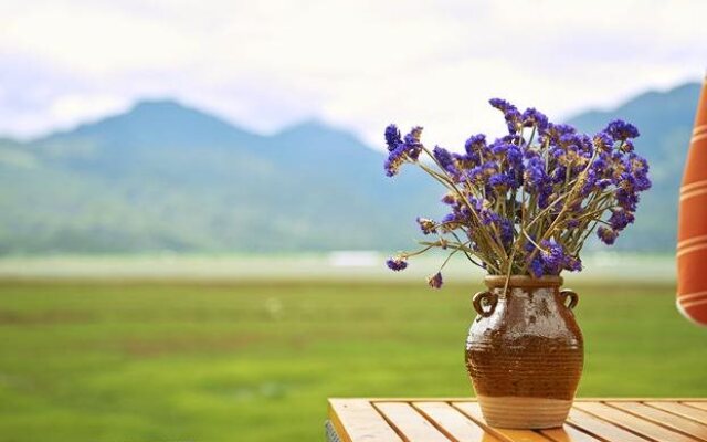 Lijiang Scenery Retreats Lake Front Villa Resort
