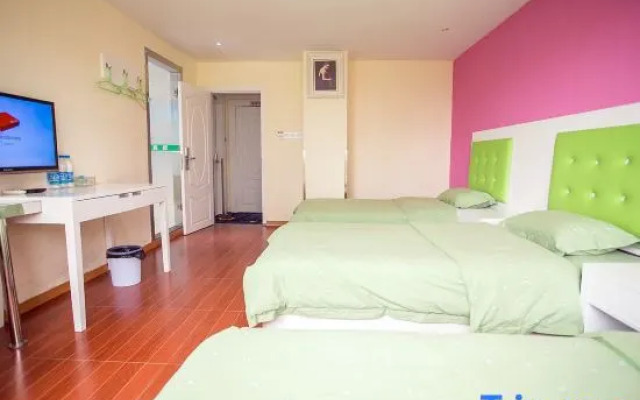 Kunshan Rongding Hotel (Yushan Square Subway Station Branch)