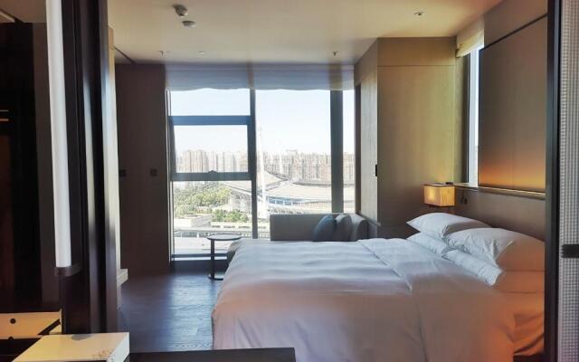 Courtyard by Marriott Luoyang