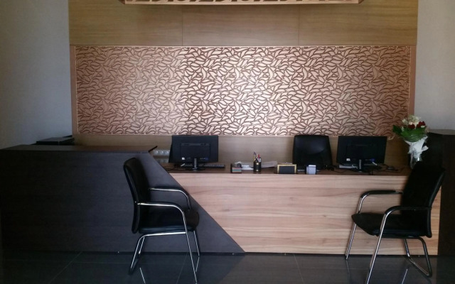 Hotel A44