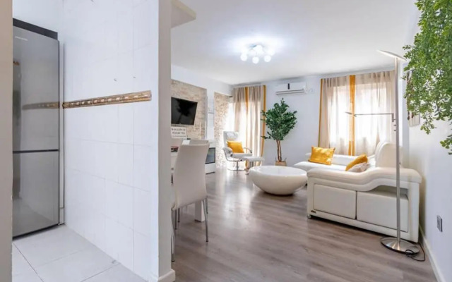 Triana Maestro Deluxe