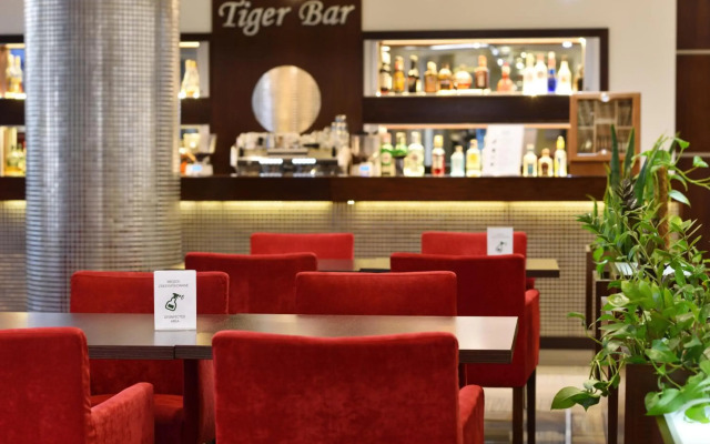 City Hotel