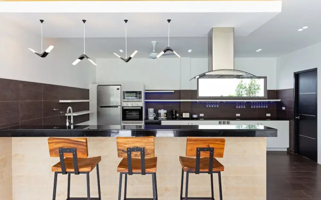 Open-space Design 4BR Pool Villa Luna