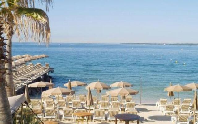 Stylish White and Red Apartments