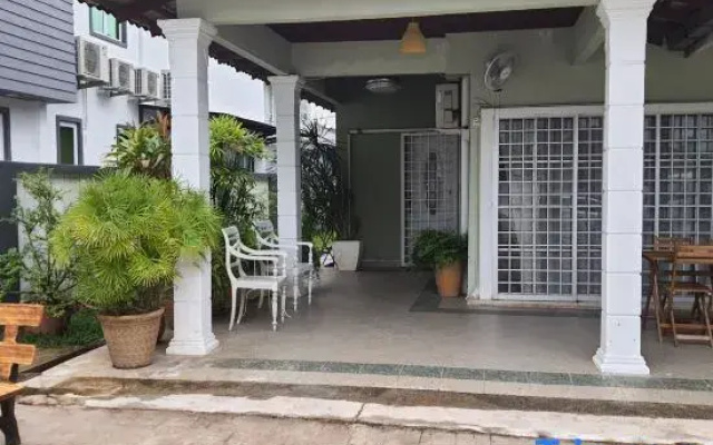 RR Homestay D' Lot 144 Chukai Kemaman