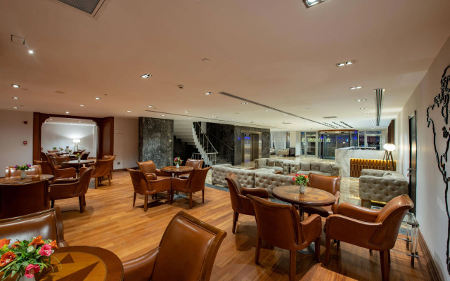 Nova Plaza Crystal Hotel