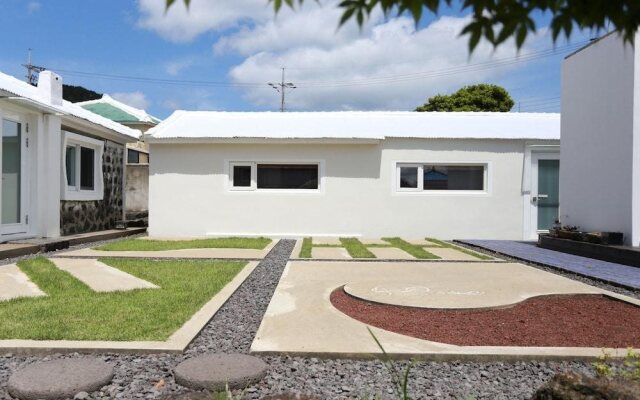 Soofeel House