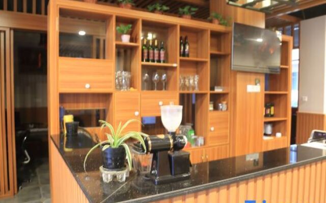 Dream Shadow Garden Hotel