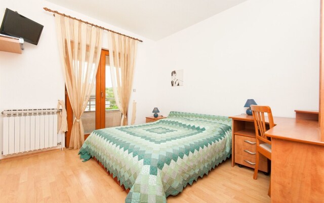 Apartments and Room Danijel