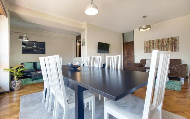 Lvpremier Clerigos RE2 Space Lift AC Balcony