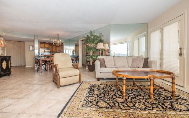 Yacht Club 7536 by Vtrips