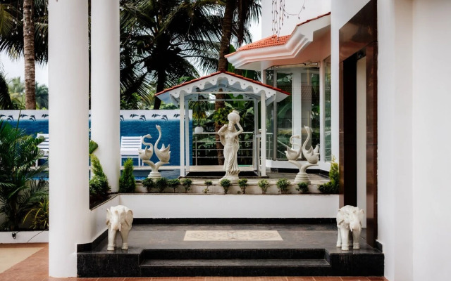 Lamour Beach Resort