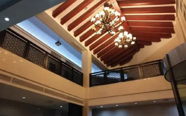 Yancheng Riyuehu Holiday Hotel