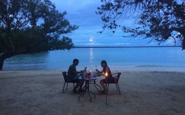Sunrise Beach Cabanas Eco-Resort
