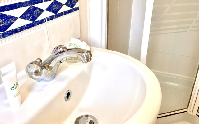 Aylesbury Contractor & Staycation Home