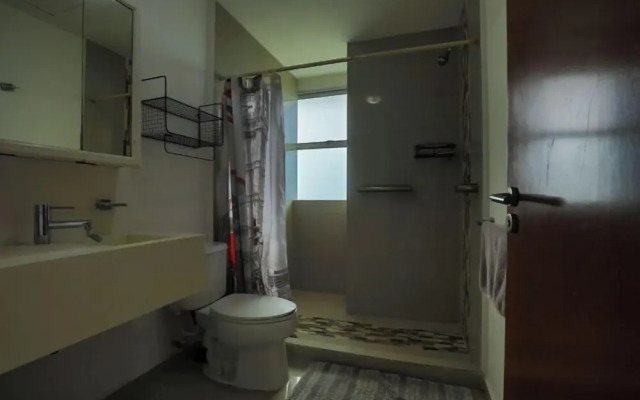 Spacious Condo with Gym & Pool Cancun