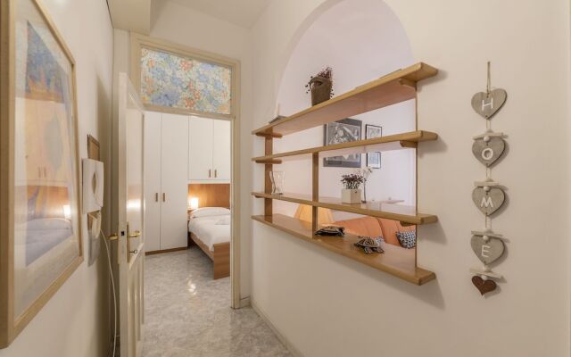 Testaccio Colourful Apartment