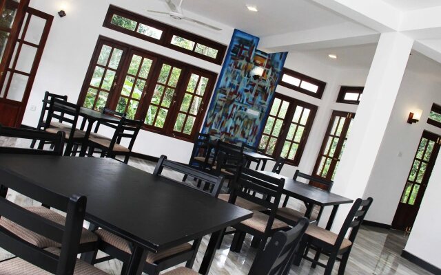 Lizzie Villa Guest House
