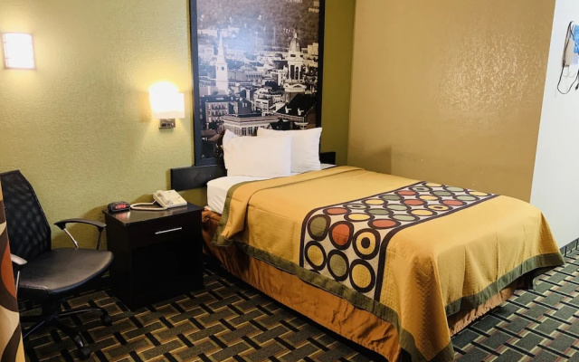 Super 8 Cincinnati OH