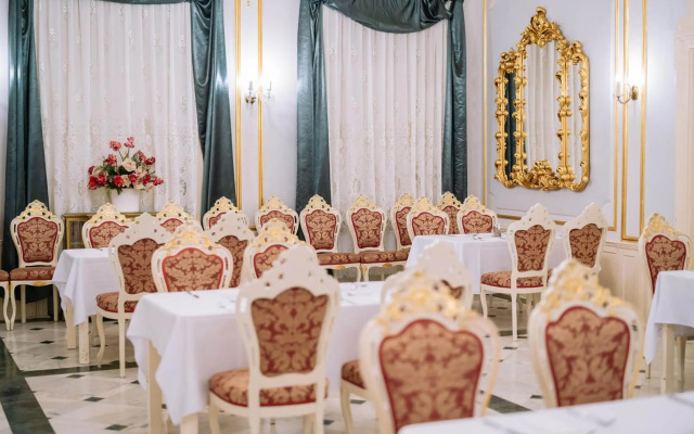 Pannonia Hotel