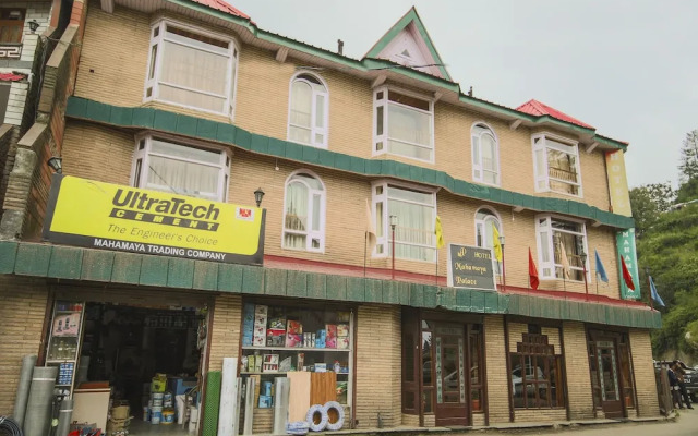 Oyo 18809 Mahamaya Palace