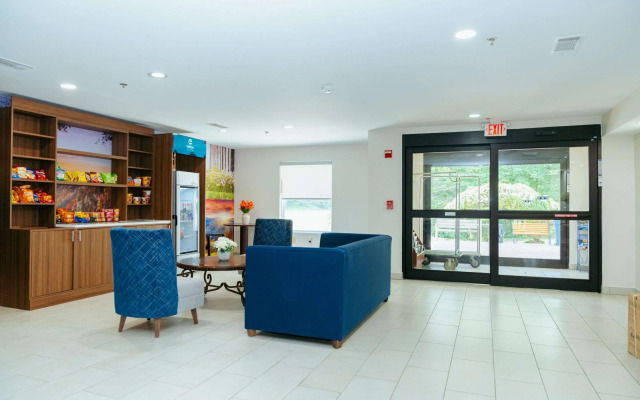 Clarion Pointe-Dillard near Blue Ridge Mountains