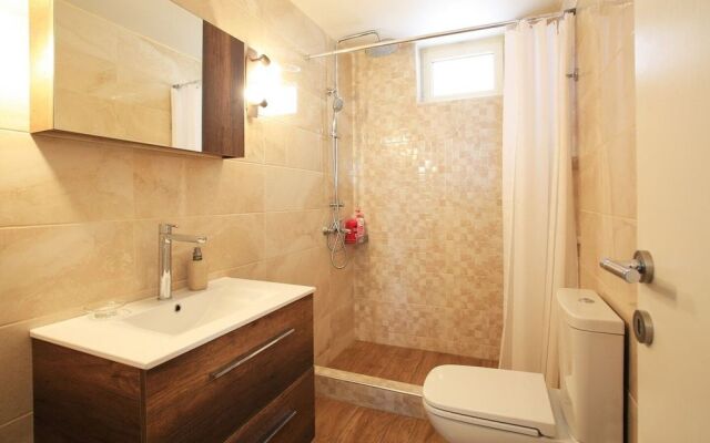 Villa Diktynna Embrace the Endless Blue