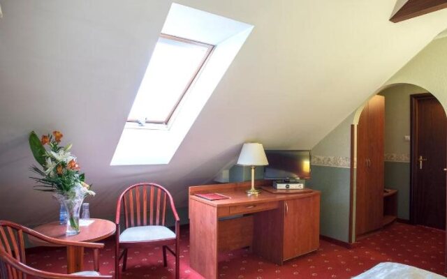Lwow Hotel