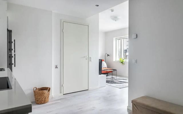 Modern 1BR Home with Sauna & Balcony