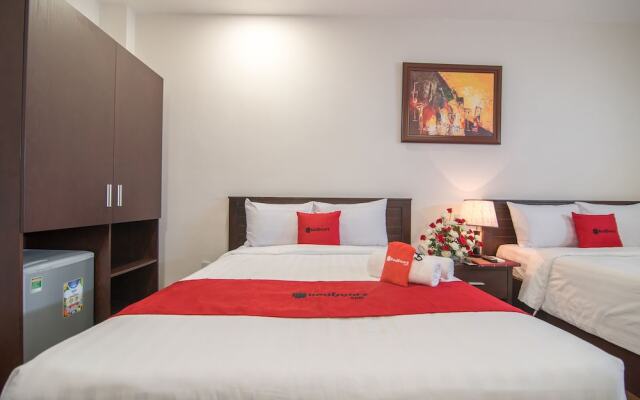 RedDoorz Premium near Bai Sau