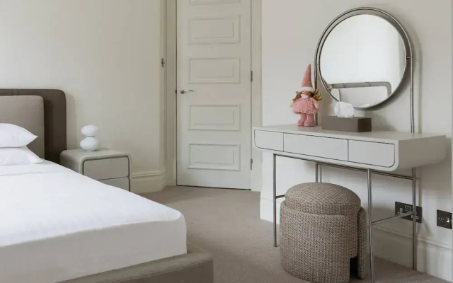Sloane Court East VI by Onefinestay