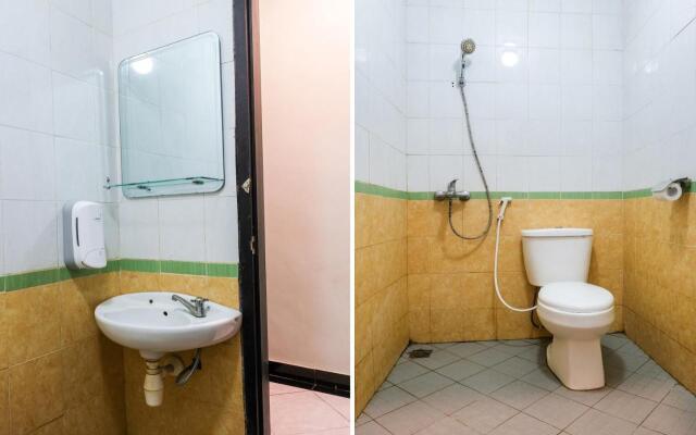 Urbanview Hotel Sayang Makassar by RedDoorz