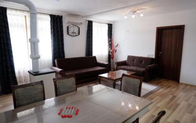 Kings Apartments