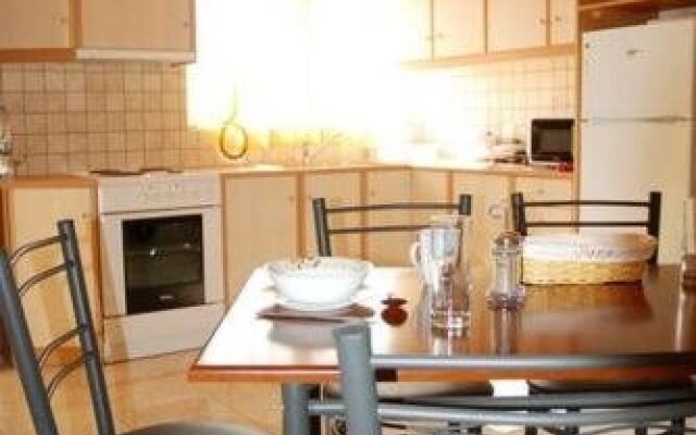 Tsiolis Studios & Apartments