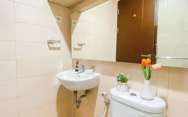 Comfort Studio At Sky Terrace Apartment