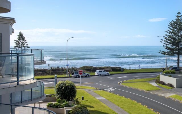 The Reef Beachfront Apartments