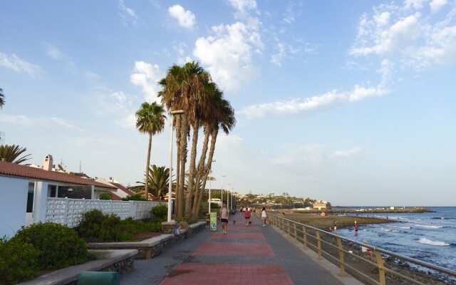 Villa 6 People, Heated Pool, Seafront, Great Location