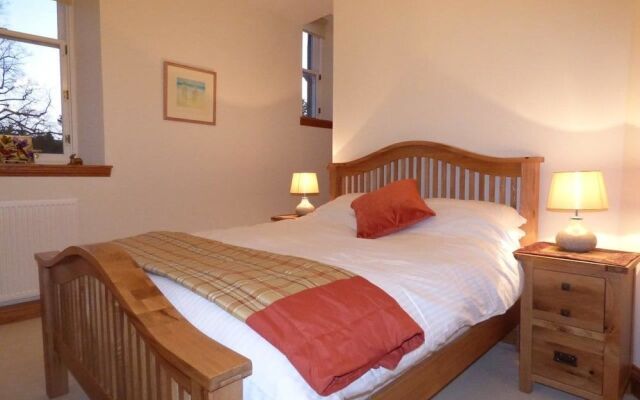 Auchenheglish Lodges - 7 Lomond Castle