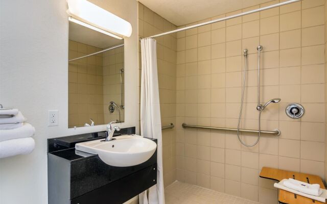 Motel 6 College Station, TX - Bryan