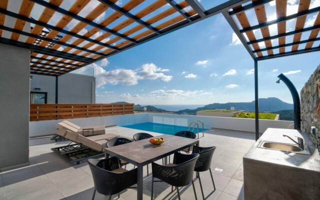 Villa Saturday in Foinikas