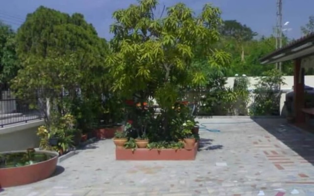 Sunflower Guest house Lopburi